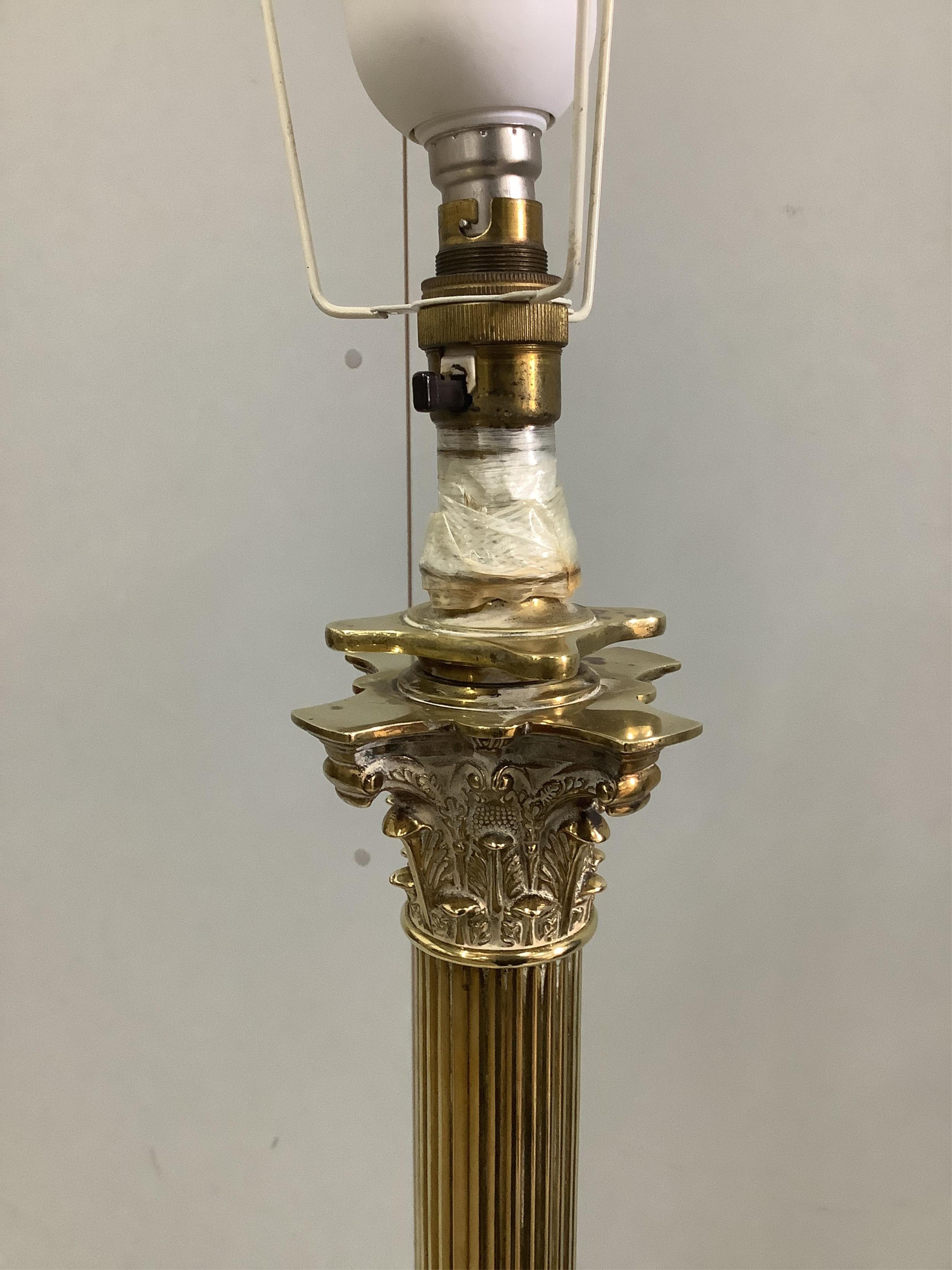 An Edwardian Corinthian column telescopic lamp standard. Condition - poor to fair